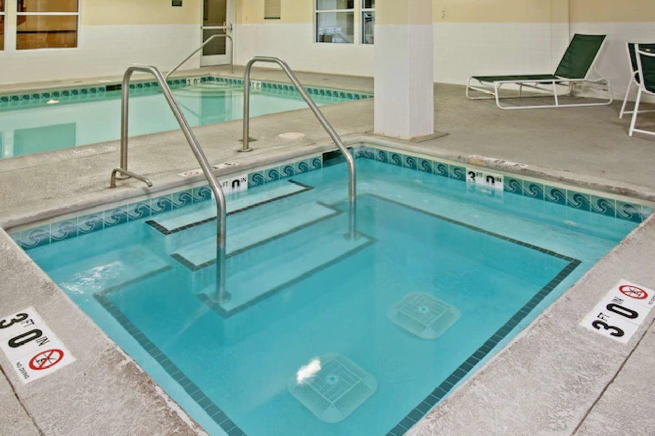 Hotel Country & By Radisson, Chicago O'hare South, Il 3*